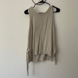 Knitted top with ties on side